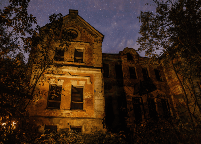 This picture of a haunted house and a ghost tour represents something cool and crazy for couples to do in Las Vegas